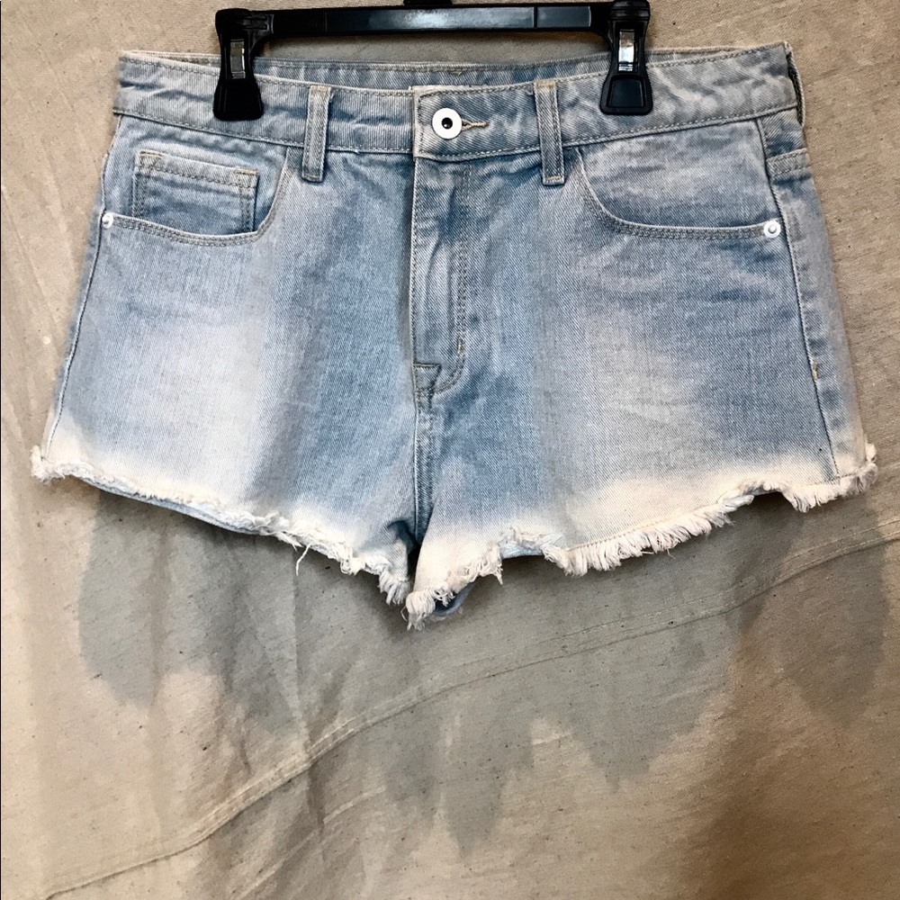 FOREVER 21 Light Wash Denim Jean Short Cutoffs